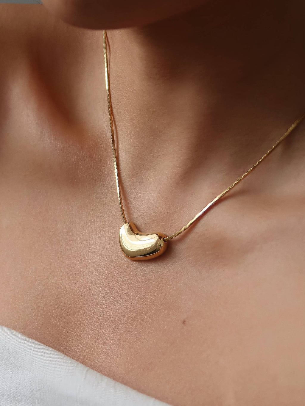 Louis 18K Gold Non-Tarnish Puffy Heart Necklace: Yellow Gold