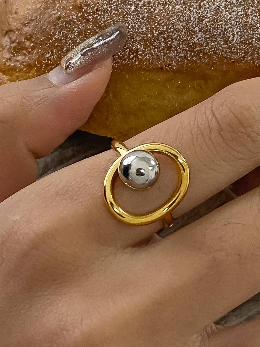 Sibylle 18K Gold Non-Tarnish Two Tone Round Ring: Multi-Colored