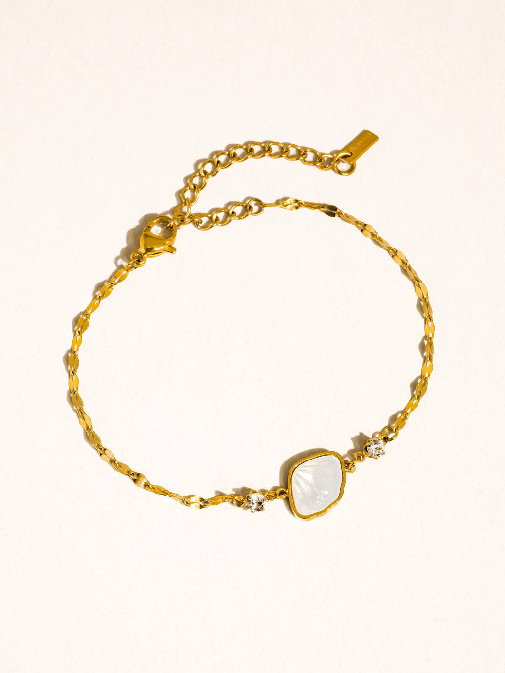 18K Gold Non-Tarnish Pearl Chain Bracelet: Yellow Gold / Lexa Long Pearl